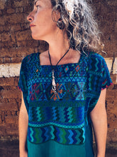 Load image into Gallery viewer, Turquoise Hupile ~ Santa Catarina Palopó ~ Hand woven