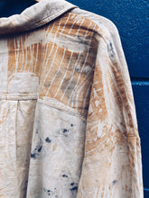Load image into Gallery viewer, Cream Knotweed shirt ~ Linen XL+ Homegrown Botanica