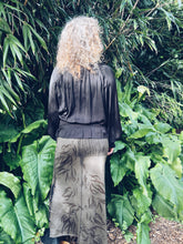 Load image into Gallery viewer, Thick Walnut Skirt ~ Merino ~ M ~ NEW