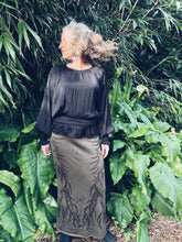 Load image into Gallery viewer, Thick Walnut Skirt ~ Merino ~ M ~ NEW