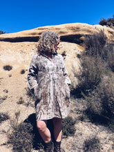 Load image into Gallery viewer, Beige Long top/dress ~ Linen ~ S/M
