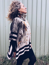 Load image into Gallery viewer, Ultra Thick Poncho ~ Wool ~ Freesize
