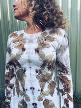 Load image into Gallery viewer, Thread Journeys Eucalyptus Long sleeve ~ Merino ~ L ~ NEW
