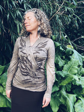 Load image into Gallery viewer, Cashmere &amp; Silk Wrap Cardigan ~ Cashmere ~ S/M
