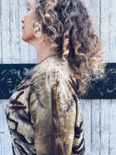 Load image into Gallery viewer, Thread Journeys Golden khaki Drift Top ~ Merino ~ L/XL
