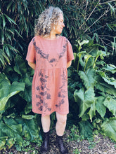 Load image into Gallery viewer, Babydoll Knotweed Dress ~ Linen ~ L
