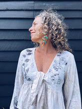 Load image into Gallery viewer, Gypsy Top ~ Linen ~ S/M Wild Botanica
