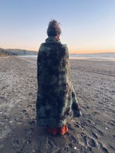 Load image into Gallery viewer, NZ Wool Blanket ~ Single ~ Turqouise Liquid Amber
