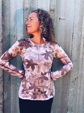 Load image into Gallery viewer, Thread Journeys Liquid Amber Long sleeve ~ Merino ~ M ~ NEW
