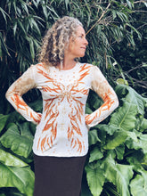 Load image into Gallery viewer, Thread Journeys Firey Eucalyptus Long sleeve ~ Merino ~ L ~ NEW
