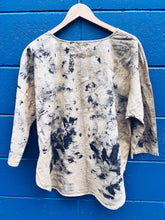 Load image into Gallery viewer, Feijoa top ~ Linen XL
