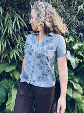 Load image into Gallery viewer, Twist sleeve top ~ Linen ~ XS/S
