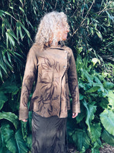 Load image into Gallery viewer, Brown Lambswool Cardigan ~ Wool ~ M/L
