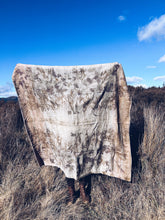 Load image into Gallery viewer, NZ Wool Blanket ~ Single ~ Liquid Amber, Japanese Knotweed, Eucalyptus
