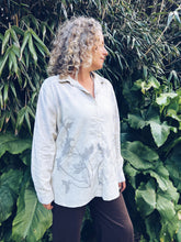 Load image into Gallery viewer, Herb Robert Shirt ~ Linen ~ L

