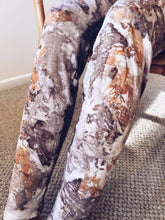 Load image into Gallery viewer, Thread Journeys Oak leaf Leggings ~ Merino ~ L ~ New
